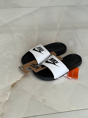 CHINELO NIKE SLIDE BRANCO/PRETO