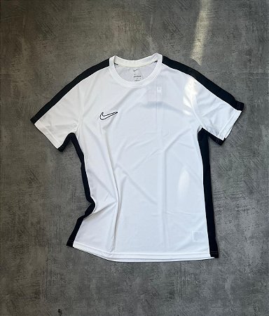 CAMISETA NIKE DRI FIT 2025
