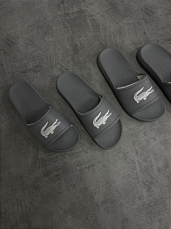 CHINELO SLIDE LACOSTE CINZA