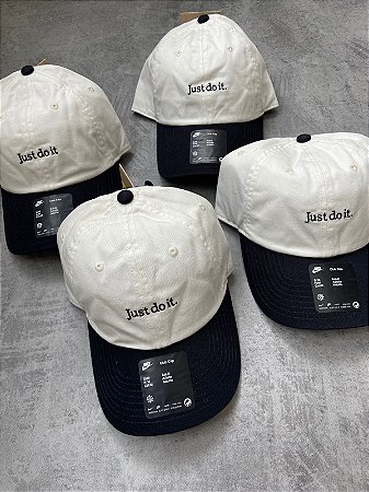 BONE NIKE JUST DO IT BEJE/PRETO