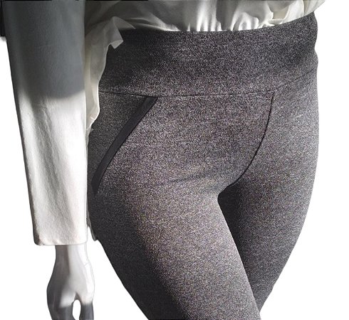 Calça Flare Detalhe Preto Bolso Com Dois Bolsos