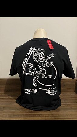 Camiseta preta leão
