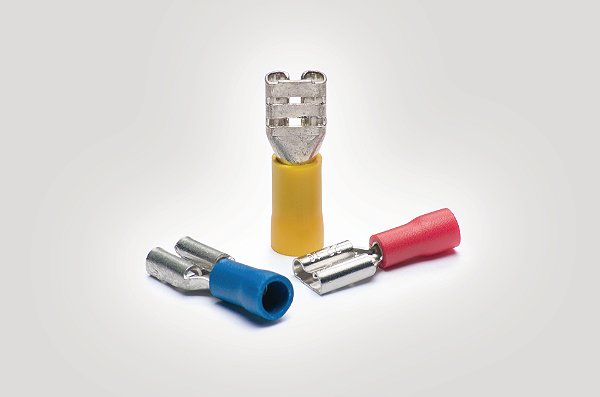 Terminal Fêmea Isolado 2,50Mm Altura 0,35Mm Largura 7,4Mm Latão De Vinila Azul Hfst02563-Bs/Pvc-Bu Hellermann