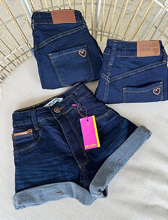 SHORTS JEANS C DETALHE DE COURO