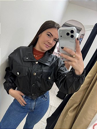 Jaqueta Couro Fake botão Preta