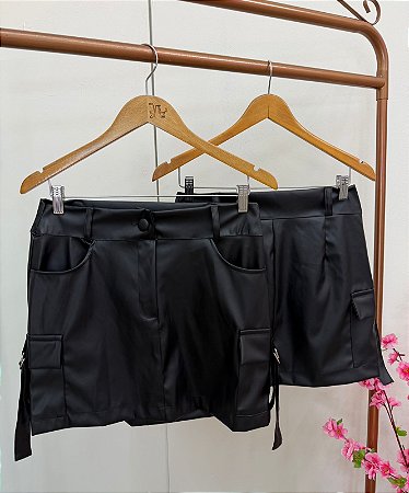 Saia Couro fake Cargo Preto