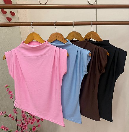 Blusa Assimétrica Gola