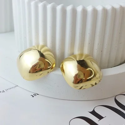 BRINCO QUADRADO LISO