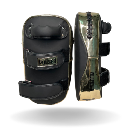 MANOPLA CHUTE PRETO/DOURADO ESPELHADO(MODELO NOVO)