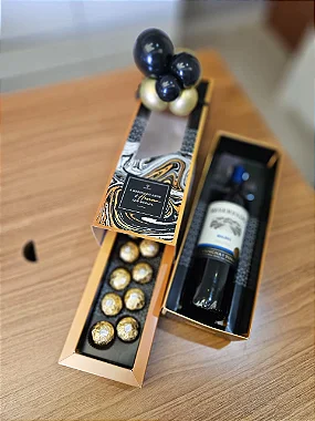 Cesta com Vinho e Chocolate