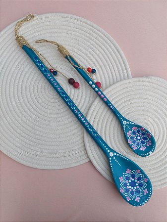 Colher de pau decorativa azul
