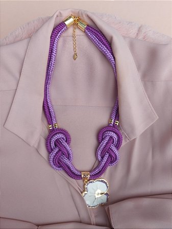 Colar têxtil orquídea lilás