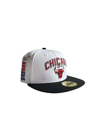 BONÉ NEW ERA 59FIFTY "CHAMPIONSHIP CHICAGO - BULLS"