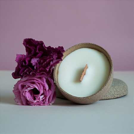 Vela Aromática - Pote de Cerâmica 90g - Bouquet Floral com Musk