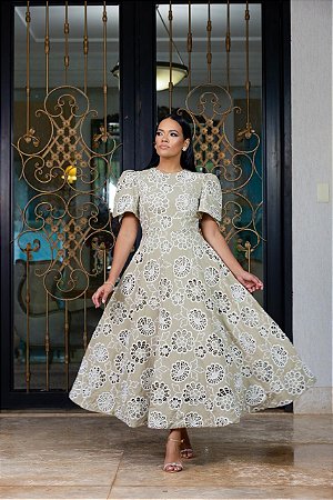 Vestido em Renda Richilieu – Pré-Venda Coleção Realeza