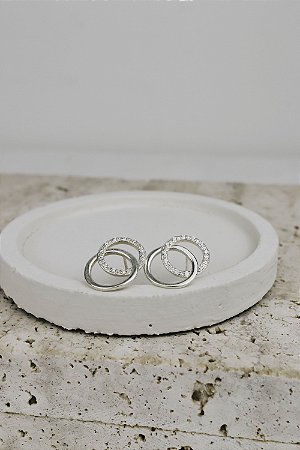 Brinco Dois Circulos cravejado