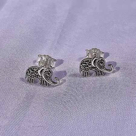 Brinco de prata elefante com macacita