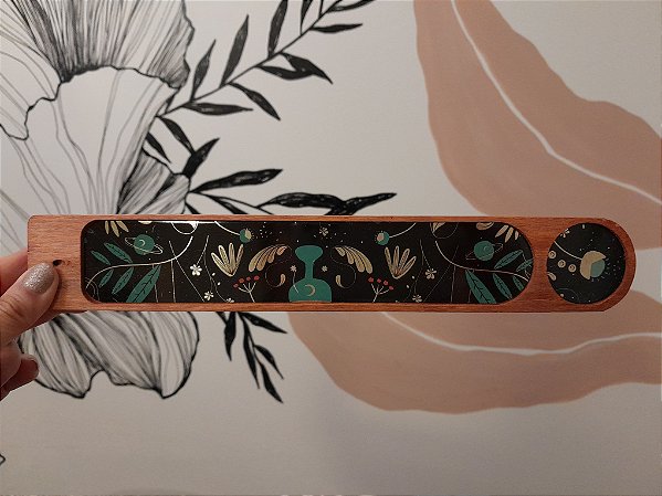 Incensário Sagrada Madre floral preto