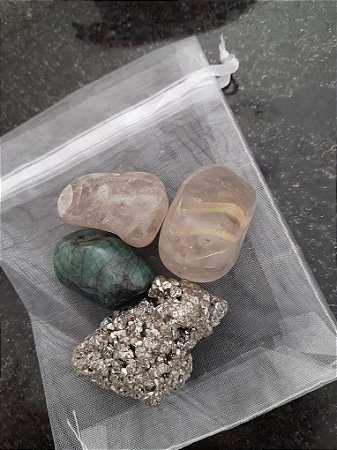 Kit de cristais - Prosperidade: pirita, esmeralda, citrino e quartzo rutilado