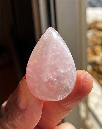 Gota cabochão em quartzo rosa EXTRA