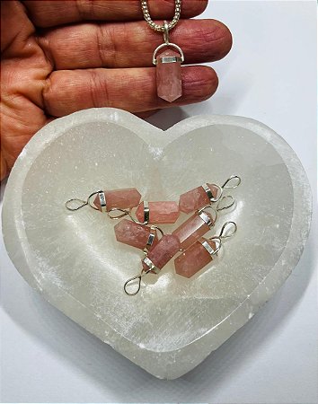 Pingente de quartzo rosa e prata 925 P
