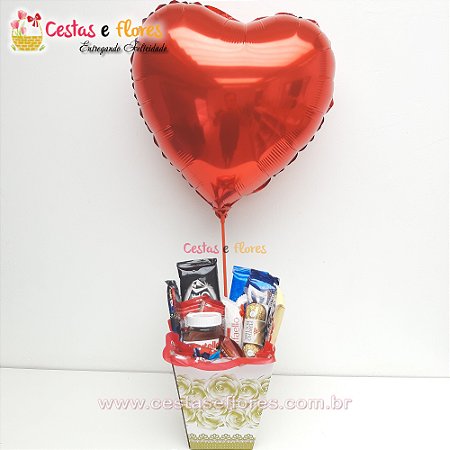 Cesta de Chocolates Com Coração de Pelucia