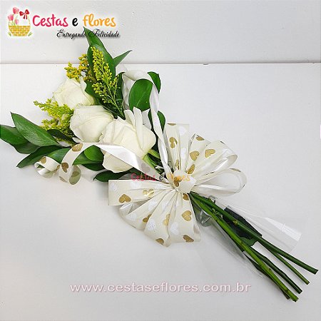 Arranjo com 03 Rosas Nacionais Brancas
