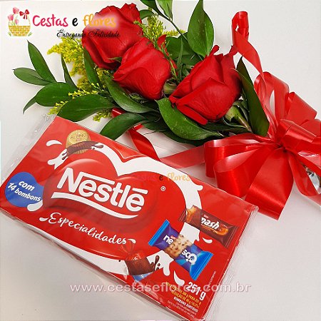 Arranjo com 03 Rosas Nacionais Vermelhas + Chocolates