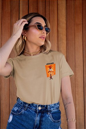 T-SHIRT ANSIEDADE DIVERTIDAMENTE DTF BEGE