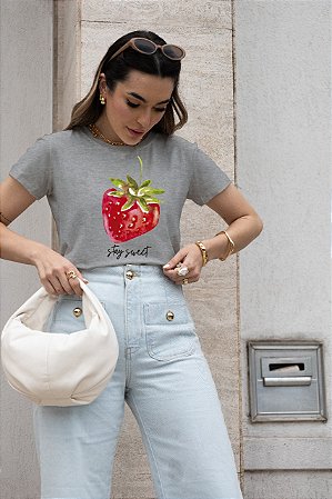 T-SHIRT MORANGO STAY SWEET DTF CINZA