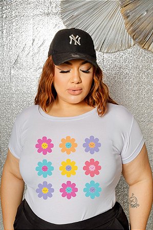 T-SHIRT PLUS SIZE FLORES MARGARIDAS DTF BRANCO XG