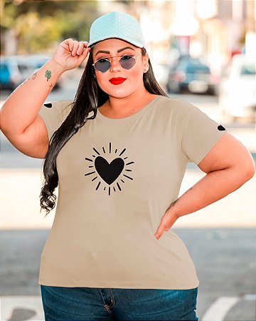 T-SHIRT PLUS SIZE CORAÇÕES DTF BEGE XG