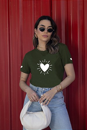 T-SHIRT CORAÇÕES DTF VERDE MILITAR