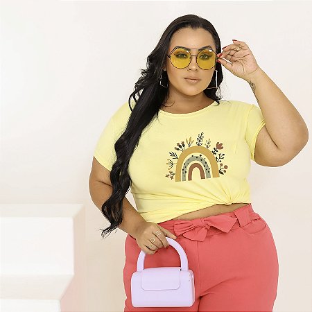 T-SHIRT PLUS SIZE ARCO-IRIS BOHO DTF AMARELO BEBÊ XG