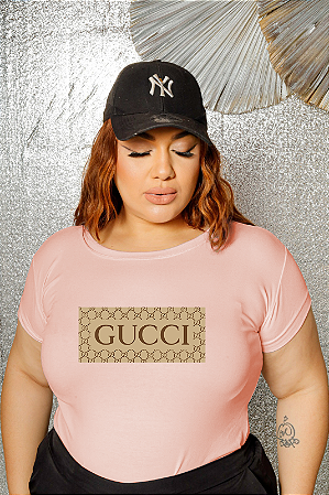 T-SHIRT PLUS SIZE PADRÃO GUCCI DTF ROSA BEBÊ XG
