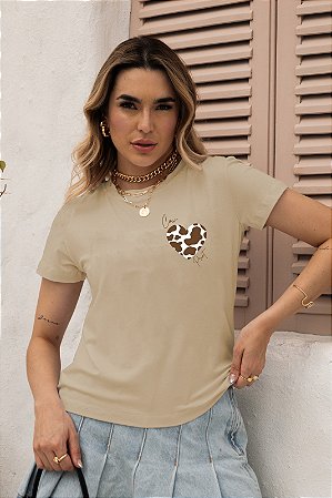 T-SHIRT COW PRINT CORAÇÃO DTF BEGE