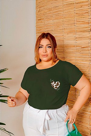 T-SHIRT PLUS SIZE COW PRINT CORAÇÃO DTF VERDE MILITAR XG