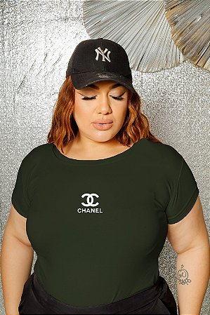 T-SHIRT PLUS SIZE CHANEL DTF VERDE MILITAR XG