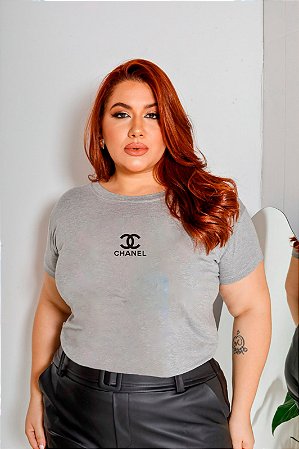 T-SHIRT PLUS SIZE CHANEL DTF CINZA XG