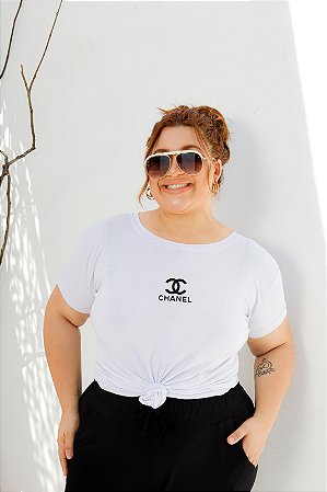 T-SHIRT PLUS SIZE CHANEL DTF BRANCO XG