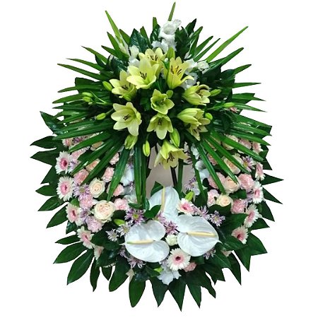 Coroa de Flores Com Lírios amarelos, Flores do Campo selecionadas e Antúrios Brancos