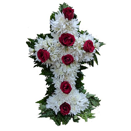 Cruz de Flores Naturais, Formato adaptado. Cor predominante branca com Rosas Vermelhas.