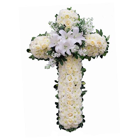 Cruz de Flores Naturais, Formato adaptado. Cor predominante branca com Rosas