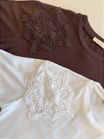 Blusa Aplicação Flor