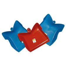 PA DE LIXO PLASTICA PLUS C/ CABO VERMELHA - BRUXAXA