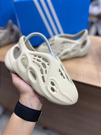 Tênis Adidas Yeezy EVA