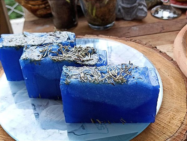 Kit Limpeza que transforma: 3 sabonetes glicerinados de anil com essência de alecrim e óleo essencial de olíbano