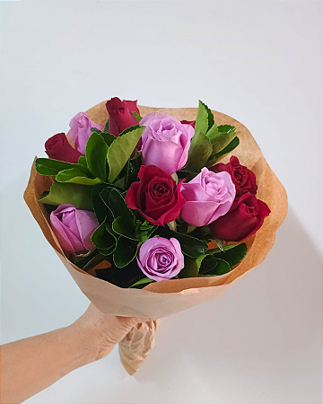 Buquê Amor Meu Duas Cores - 12 Rosas