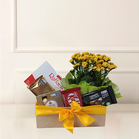 Baú de Flores e Chocolates Sortidos