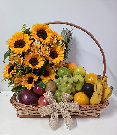 Cesta de Frutas e Flores